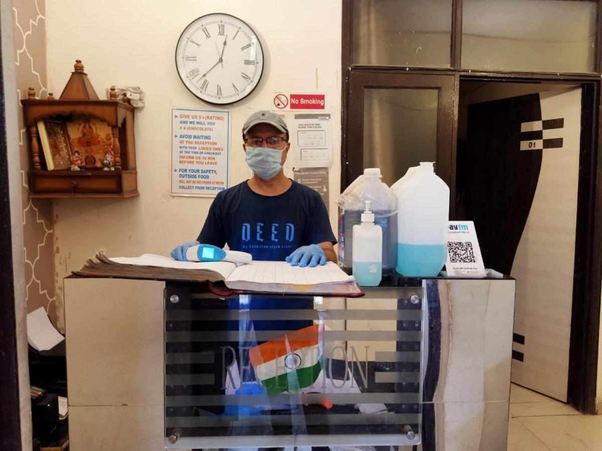 Oyo Triage Home Stay Нойда Екстер'єр фото