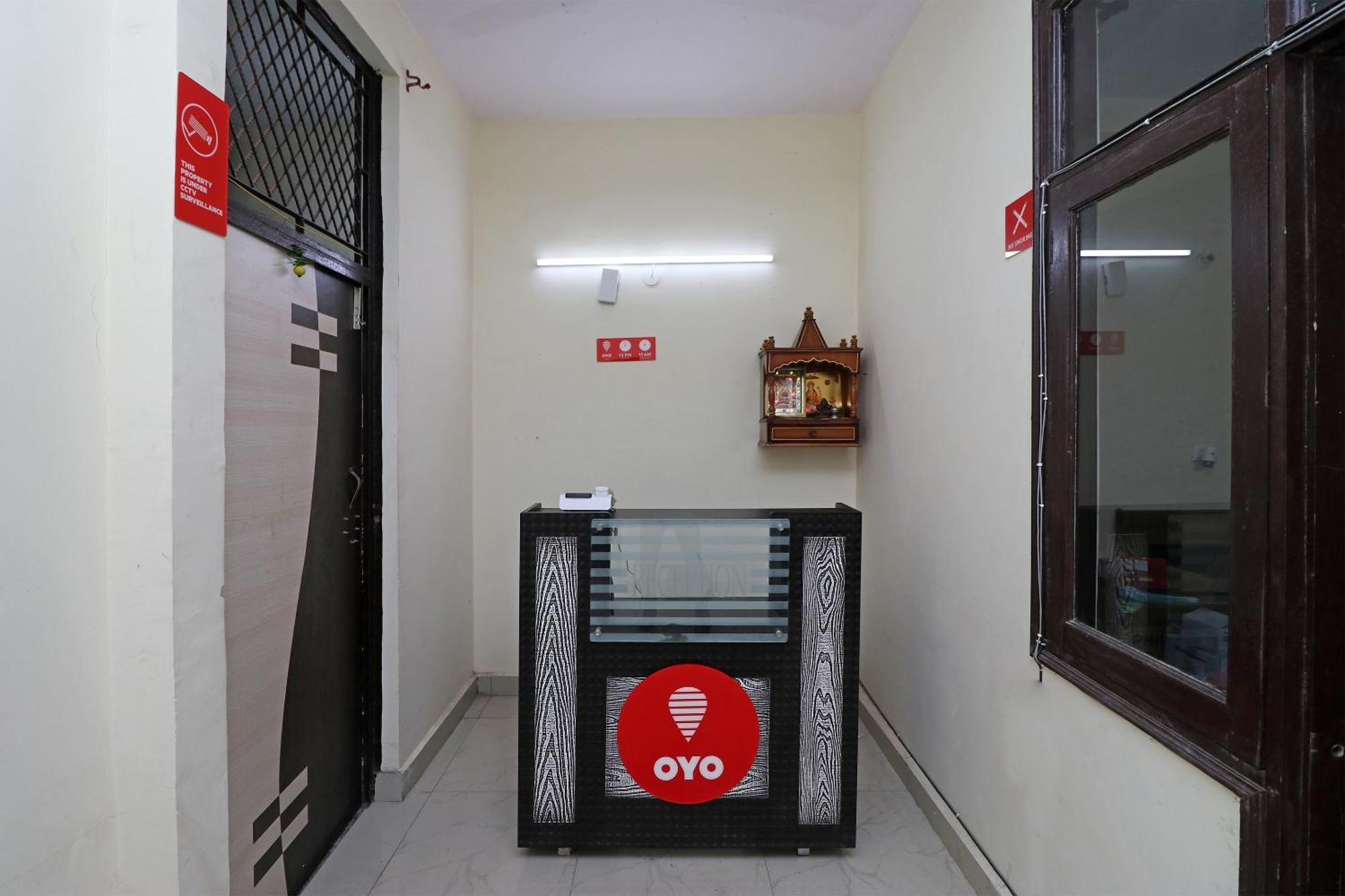 Oyo Triage Home Stay Нойда Екстер'єр фото