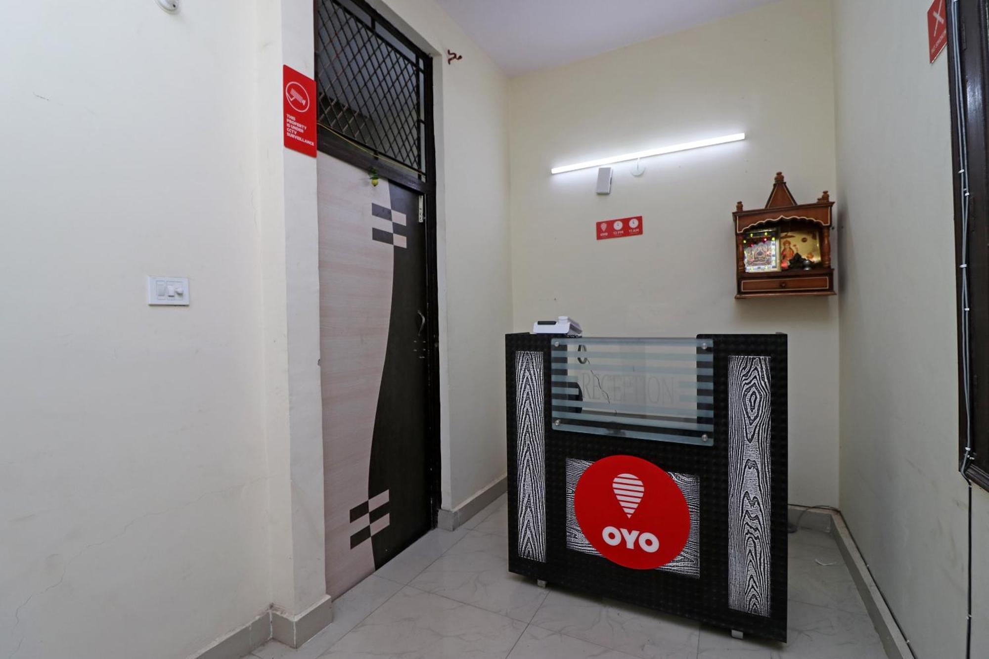 Oyo Triage Home Stay Нойда Екстер'єр фото