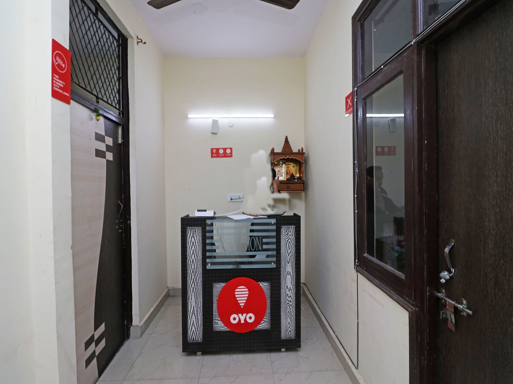Oyo Triage Home Stay Нойда Екстер'єр фото